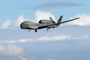 Американский дрон RQ-4B Global Hawk направился в черноморскую акваторию: ожидать очередной атаки ВСУ Американский дрон RQ-4B Global Hawk направился в черноморскую акваторию: ожидать очередной атаки ВСУ