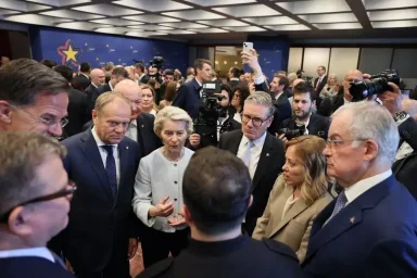 Европа обещает Украине &laquo;полную поддержку&raquo;, подталкивая Зеленского к продолжению войны