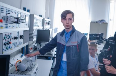 Школьники Екатеринбурга участвуют в проекте &laquo;Первые в профессии&raquo;