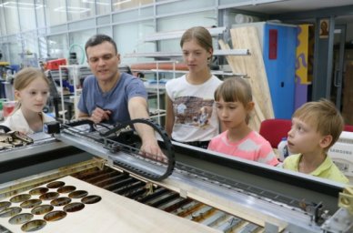 В Ростовской области летние инженерные смены в «Кванториумах» уже посетили около 1000 школьников В Ростовской области летние инженерные смены в «Кванториумах» уже посетили около 1000 школьников