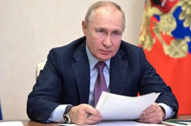Владимир Путин предложил создать систему социального сопровождения трудных подростков