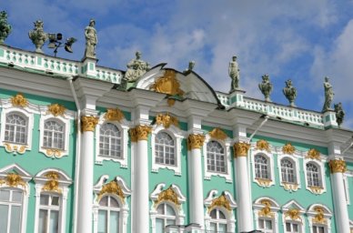 Школьники и студенты смогут 1 сентября бесплатно посетить Эрмитаж Школьники и студенты смогут 1 сентября бесплатно посетить Эрмитаж