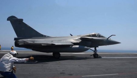 Истребитель Rafale-Marine успешно прошёл испытания при имитации взлёта с авианосца в Индии Истребитель Rafale-Marine успешно прошёл испытания при имитации взлёта с авианосца в Индии