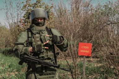 Форсирование ВС РФ и НМ ЛНР Северского Донца завершает формирование «котла» для противника в Лисичан Форсирование ВС РФ и НМ ЛНР Северского Донца завершает формирование «котла» для противника в Лисичан