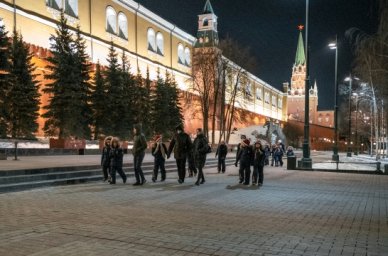 Дети из Сирии побывали на Красной площади в Москве Дети из Сирии побывали на Красной площади в Москве