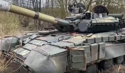 Отступившие из Красного Лимана в лесной массив украинские боевики запрещают своим танкистам открыват