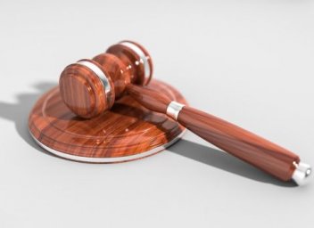 Продюсера детского телеканала осудили за педофилию в Москве Продюсера детского телеканала осудили за педофилию в Москве
