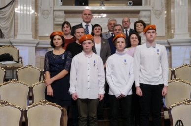 В Новосибирской области наградили детей и подростков, проявивших личное мужество при спасении людей В Новосибирской области наградили детей и подростков, проявивших личное мужество при спасении людей