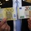 Курс евро упал рекордно за два года