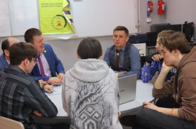 В Читинском техникуме отраслевых технологий и бизнеса стартовал IT-фестиваль «Цифровое будущее» В Читинском техникуме отраслевых технологий и бизнеса стартовал IT-фестиваль «Цифровое будущее»