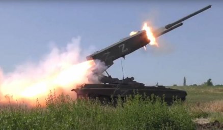 От аэрозолей спасает только герметизация: работа ТОС-1М «Солнцепёк» по позициям ВСУ на Донбассе От аэрозолей спасает только герметизация: работа ТОС-1М «Солнцепёк» по позициям ВСУ на Донбассе