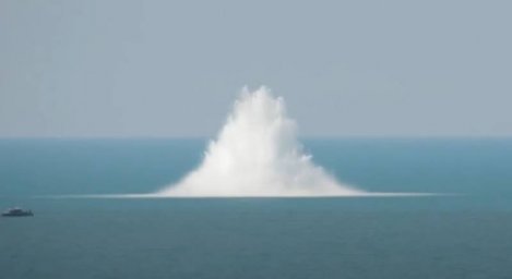 Турция обсудила вопрос обнаружения похожего на якорную мину объекта в Босфоре с Россией и Украиной Турция обсудила вопрос обнаружения похожего на якорную мину объекта в Босфоре с Россией и Украиной
