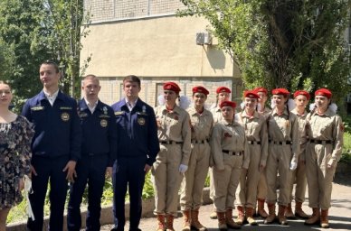 Акцию «Парад для одного ветерана» провели ребята из Донецкой Народной Республики Акцию «Парад для одного ветерана» провели ребята из Донецкой Народной Республики