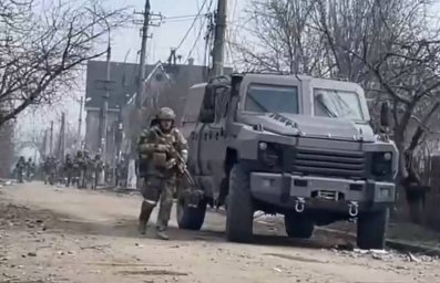В ходе спецоперации на Донбассе замечен новый российский бронеавтомобиль «Буран» В ходе спецоперации на Донбассе замечен новый российский бронеавтомобиль «Буран»