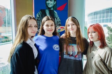 Участники программы «Мир открытий» в «Смене» создают свои экскурсионные маршруты Участники программы «Мир открытий» в «Смене» создают свои экскурсионные маршруты
