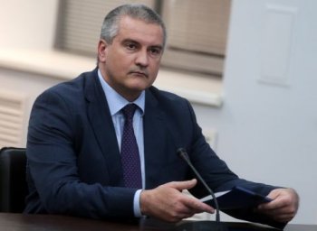 Аксенов временно запретил иностранцам работать в Крыму по ряду профессий Аксенов временно запретил иностранцам работать в Крыму по ряду профессий