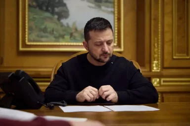 Зеленский призвал Запад передать Украине 300 миллиардов долларов замороженных российских активов