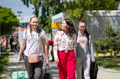 В &laquo;Смене&raquo; школьники из Запорожской области, ДНР и ЛНР знакомятся с историей и культурой страны