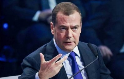 Медведев назвал любое посягательство на Крым объявлением войны России