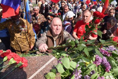 «Зеленский, смотри»: Бессмертный полк прошел в освобожденных городах «Зеленский, смотри»: Бессмертный полк прошел в освобожденных городах