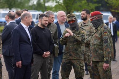 Немецкая пресса: Минобороны ФРГ не досчиталось в проекте бюджета на 2024 год пяти млрд евро для Укра