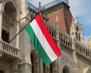 Венгрия поможет поставить Словакии российский газ Венгрия поможет поставить Словакии российский газ
