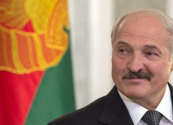 Лукашенко объявил о военном времени в Белоруссии