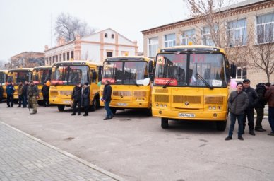 Школам Херсонской области передали 87 автобусов