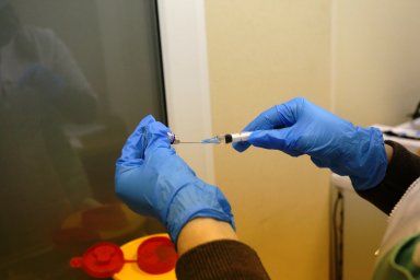 Новые штаммы коронавируса заразнее его первой уханьской формы в 4 раза