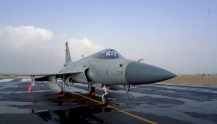 &laquo;Китай готов нести убытки&raquo;: цена истребителя JF-17 снижена ради победы в тендере