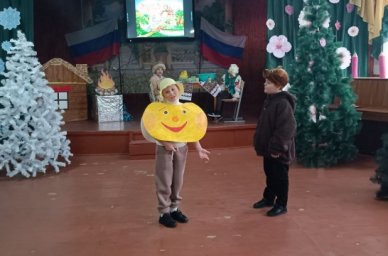 В школе Запорожской области ученики начальных классов стали участниками театральных постановок по мо