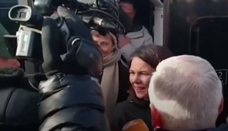 Посетившая Харьков глава МИД Германии Анналена Бербок анонсировала новые поставки вооружений Украине