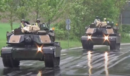 Американские войска совершают марш в граничащую с Украиной Словакию Американские войска совершают марш в граничащую с Украиной Словакию