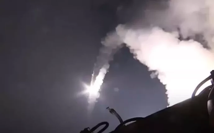 Минобороны показало кадры применения крылатых ракет &laquo;Калибр&raquo; морского базирования по наземным целям
