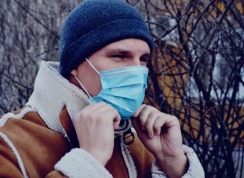 Вернется ли масочный режим в Россию, рассказали в Роспотребнадзоре