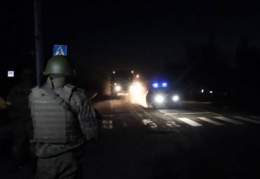 Рассчитывающие выйти с &laquo;Азовстали&raquo; боевики &laquo;Азова&raquo; просят не делать фото- и видеосъёмку их сдачи в п