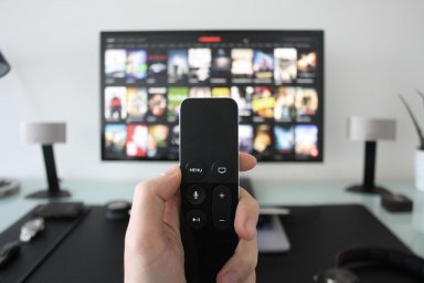 Телеканалам поручили показывать больше «правильных» фильмов Телеканалам поручили показывать больше «правильных» фильмов