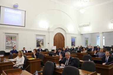 Устав, отчеты, одномандатные избирательные округа города – депутаты Думы провели очередное заседание Устав, отчеты, одномандатные избирательные округа города – депутаты Думы провели очередное заседание
