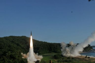 Специалисты из России получили доступ к системе наведения ракет ATACMS