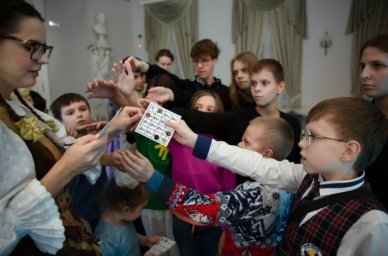 В Санкт-Петербурге 80 школьников из Курской области участвуют в различных предновогодних мероприятия В Санкт-Петербурге 80 школьников из Курской области участвуют в различных предновогодних мероприятия