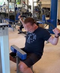 Шварценеггер в спортзале