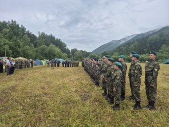 В Алтайском крае открылся профильный лагерь «На страже родных рубежей» В Алтайском крае открылся профильный лагерь «На страже родных рубежей»