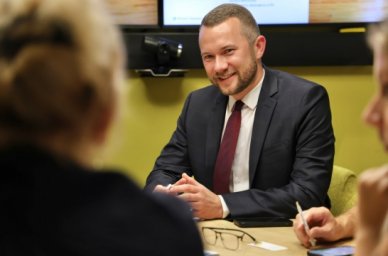 В 2025 году более 18 тысяч специалистов работают советниками директоров по воспитанию В 2025 году более 18 тысяч специалистов работают советниками директоров по воспитанию