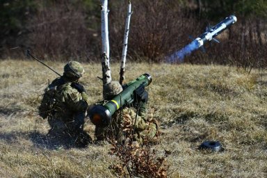Пресса США: ПТРК «Джавелин» на Украине попросту не хватит, если в наступление пойдут российские танк Пресса США: ПТРК «Джавелин» на Украине попросту не хватит, если в наступление пойдут российские танк