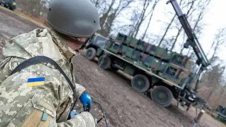 Пакет ракет нужен: Зеленский обвинил Запад в срыве поставок боеприпасов к ЗРК Пакет ракет нужен: Зеленский обвинил Запад в срыве поставок боеприпасов к ЗРК
