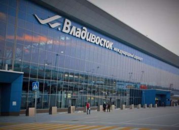 Застрявшие в аэропорту Владивостока люди размещены в гостинице Застрявшие в аэропорту Владивостока люди размещены в гостинице