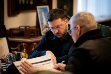 Зеленский пообещал разработать ответ на размещенный в Белоруссии «Орешник» Зеленский пообещал разработать ответ на размещенный в Белоруссии «Орешник»
