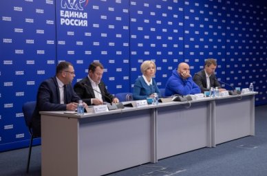 Минпросвещения проведет переобучение учителей школ Донбасса и освобожденных территорий