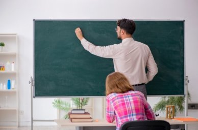 В Минпросвещения России ведут работу над планом мероприятий Года педагога и наставника