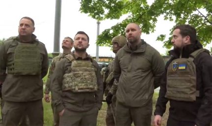 &laquo;Не вынимая рук из карманов&raquo;: Зеленский в Харькове заслушал доклад о ситуации в городе